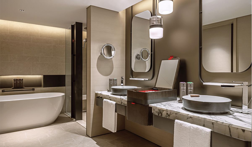 Skyline Suite Bathroom