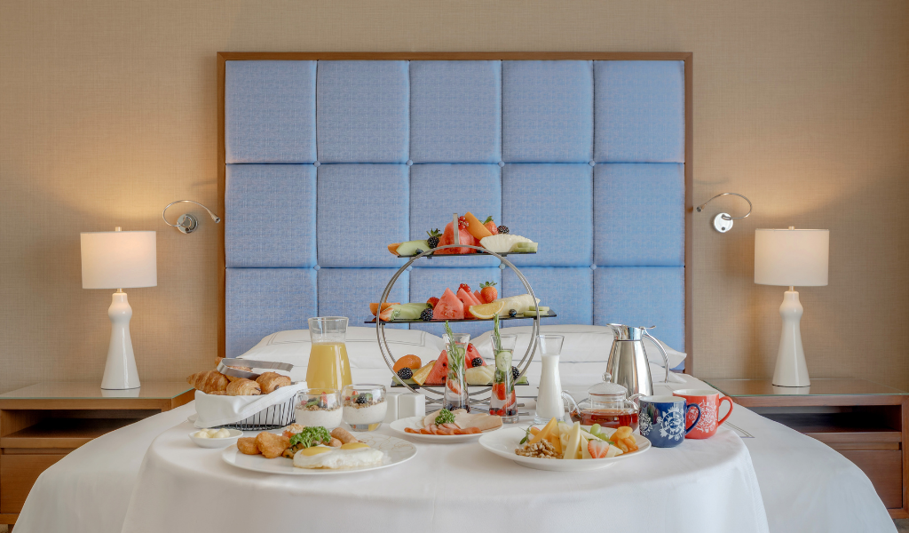 Classic Twin Room at Swissotel Al Ghurair