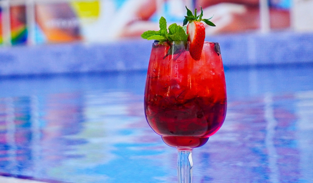 Anees Pool Bar at Swissotel Al Murooj Dubai
